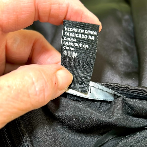 Black dress with zipper & built in bra. No rips or stains. Size small straplesss - Picture 5 of 6